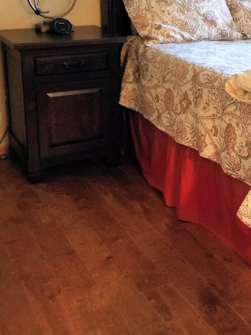 22" king bed skirt / dust ruffle Rust